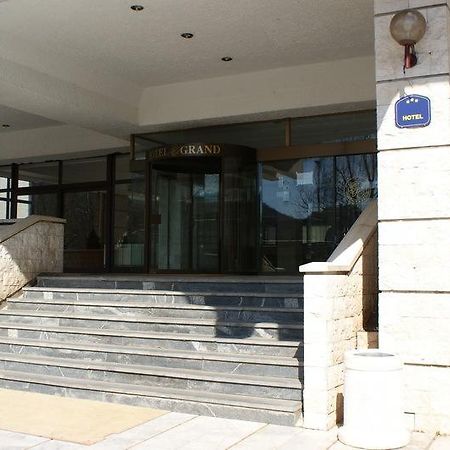 Hotel Grand سيتينيي المظهر الخارجي الصورة