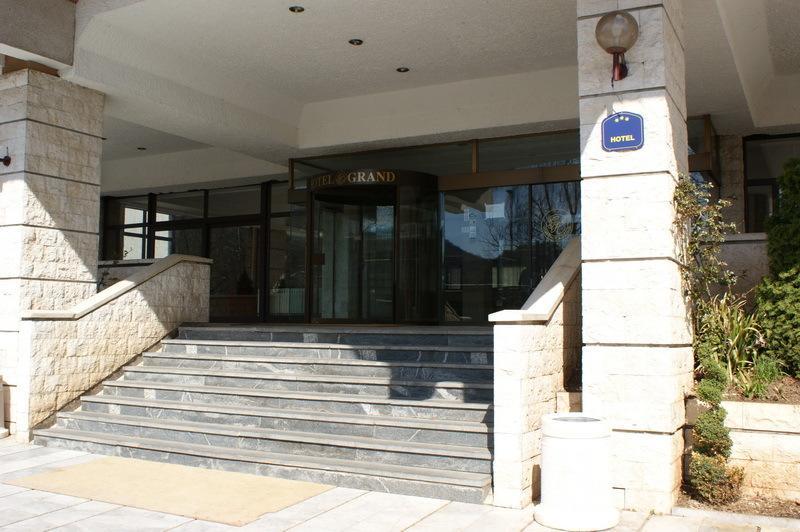 Hotel Grand سيتينيي المظهر الخارجي الصورة