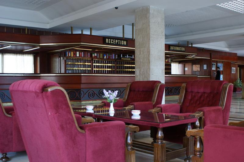 Hotel Grand سيتينيي المظهر الخارجي الصورة