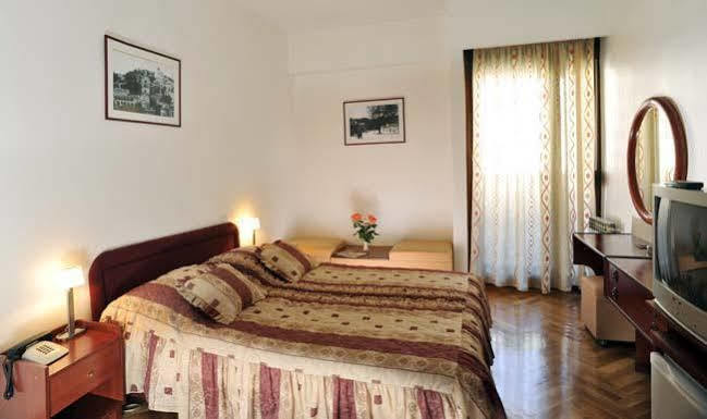 Hotel Grand سيتينيي المظهر الخارجي الصورة